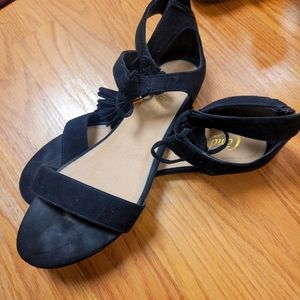 🎉Price Drop🎉 Black sandle with tassle